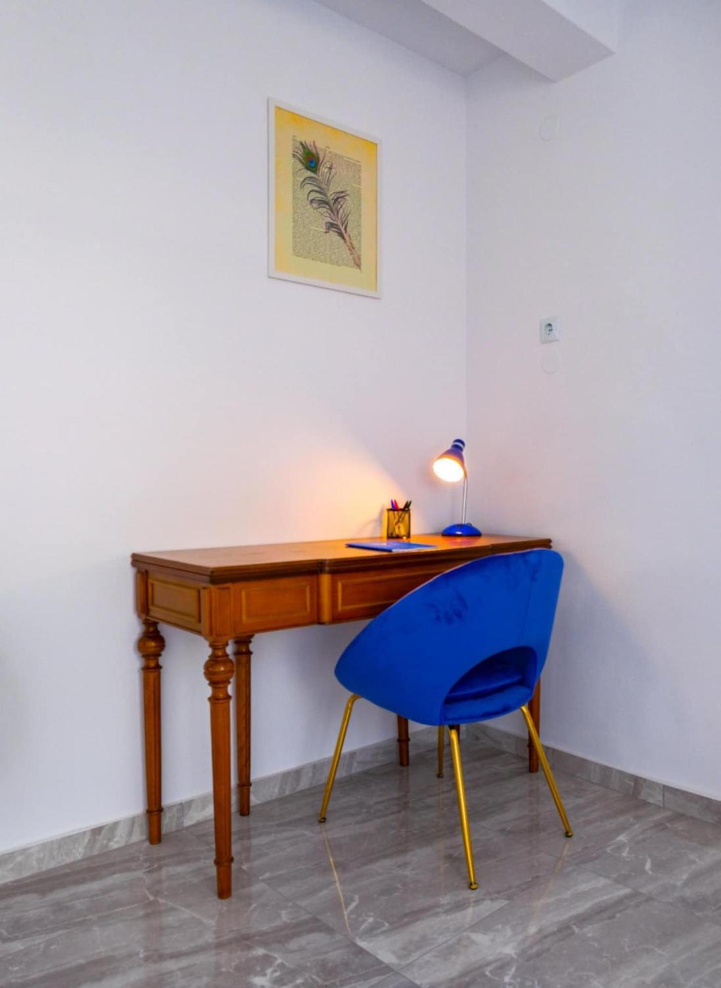 Apartment Flowery Penthouse In Centre Of Thessaloniki